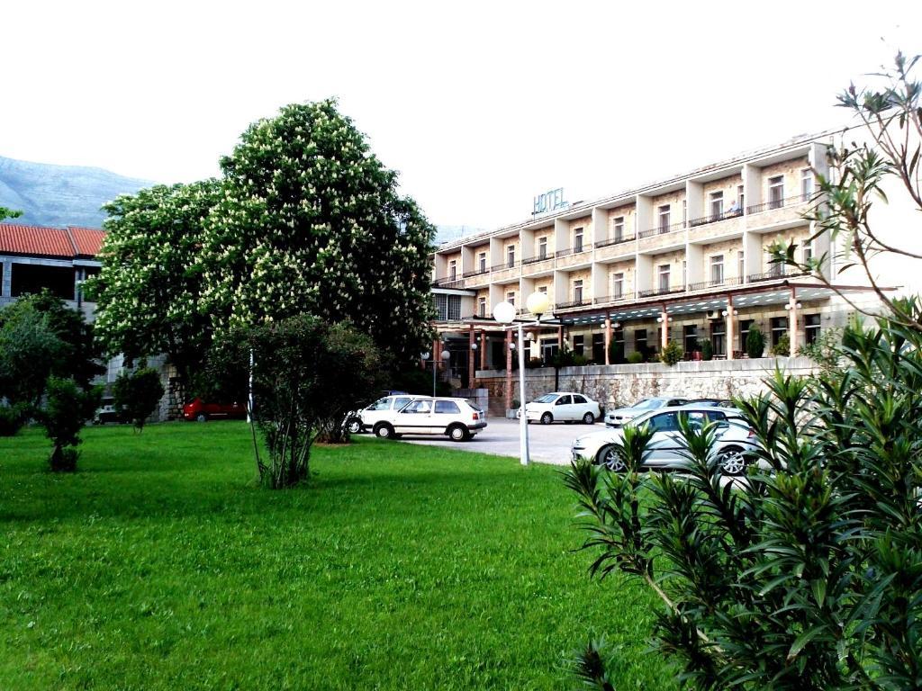 Hotel Leotar Trebinje Exteriör bild